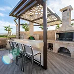 Bliss Complex With Private Pool Χερσόνησος