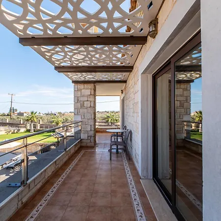 Bliss Complex With Private Pool הרסוניסוס
