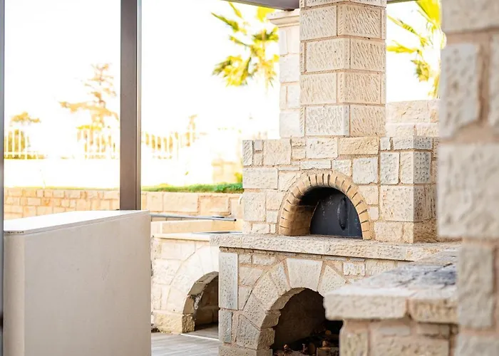 Bliss Complex With Private Pool *